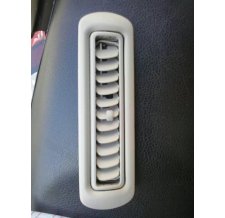 LỖ GIÓ TOYOTA INNOVA CHÍNH HÃNG